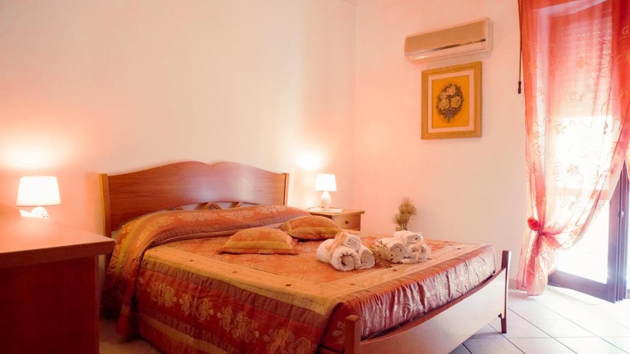 Pm 12 Via Achille Grandi Guest House Alghero Exteriör bild